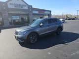 Used 2022 Volkswagen Tiguan SE image 2