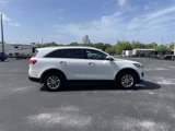 Used 2017 Kia Sorento LX image 4