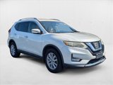 Used 2017 Nissan Rogue SV image 3