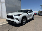 Used 2023 Toyota Highlander LE image 2