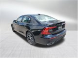 Certified 2022 Volvo S60 B5 Momentum image 3