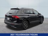 Used 2021 Volkswagen Tiguan SE w/ Panoramic Sunroof Package image 5