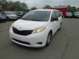 Used 2011 Toyota Sienna image 2