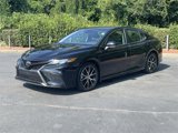 Used 2024 Toyota Camry SE image 3