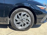 Used 2024 Hyundai Elantra Blue image 3