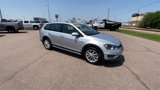 Used 2017 Volkswagen Golf Alltrack image 2