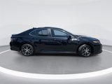 Used 2024 Toyota Camry SE image 3