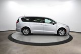 Used 2023 Chrysler Pacifica Touring-L image 5