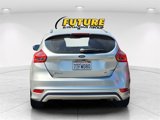 Used 2016 Ford Focus SE w/ SE Sport Package image 4