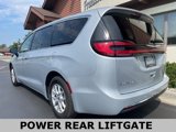 Used 2023 Chrysler Pacifica Touring-L image 6