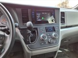 Used 2017 Toyota Sienna L image 6