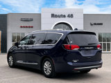 Used 2018 Chrysler Pacifica Touring-L image 4