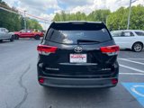 Used 2017 Toyota Highlander XLE image 3