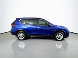 Used 2018 Nissan Rogue SV image 4