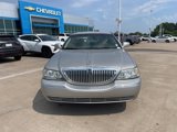 Used 2010 Lincoln Town Car Signature Limited image 2