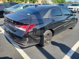 Used 2021 Hyundai Elantra SEL w/ Convenience Package image 3