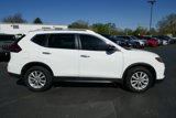 Used 2017 Nissan Rogue SV image 4