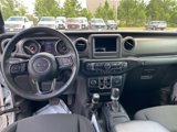Used 2023 Jeep Gladiator Sport image 2