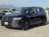 Used 2022 Volkswagen Tiguan SE w/ Panoramic Sunroof Package image 3