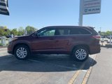 Used 2015 Toyota Highlander LE image 2