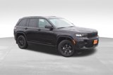 Certified 2024 Jeep Grand Cherokee Altitude image 3