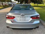 Used 2022 Toyota Camry LE image 3
