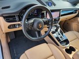 Certified 2024 Porsche Macan image 4