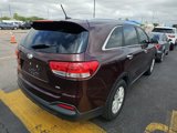 Used 2017 Kia Sorento LX image 2