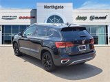 Used 2022 Volkswagen Taos SE image 3