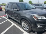 Used 2017 Ford Explorer XLT w/ Equipment Group 202A image 3