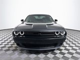 Used 2019 Dodge Challenger SXT image 2