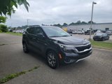 Used 2022 Kia Seltos EX image 3
