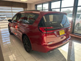 New 2025 Chrysler Pacifica Limited w/ Uconnect Theater Family Group image 4