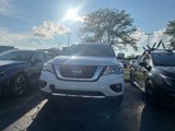 Used 2018 Nissan Pathfinder SV image 2