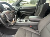 Used 2021 Jeep Grand Cherokee Laredo image 3