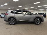 Used 2024 Nissan Rogue SV image 3