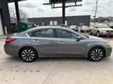 Used 2017 Nissan Altima 2.5 SV image 2