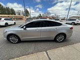 Used 2017 Ford Fusion SE image 4