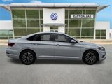Used 2019 Volkswagen Jetta SE image 2