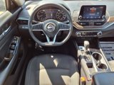 Used 2023 Nissan Altima 2.5 SV image 3