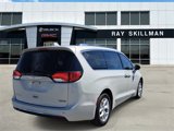 Used 2017 Chrysler Pacifica Touring-L Plus image 4
