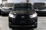Used 2018 Toyota Highlander SE image 2