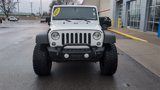 Used 2017 Jeep Wrangler Unlimited Rubicon image 3