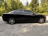 Used 2017 Dodge Charger SXT image 4