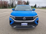 Used 2022 Volkswagen Taos SE image 2