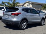 Used 2017 Nissan Rogue Sport SV image 3