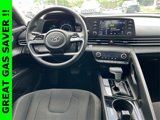 Used 2022 Hyundai Elantra Blue image 2