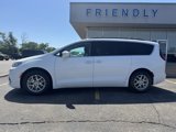 Used 2022 Chrysler Pacifica Touring-L image 2