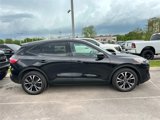 Used 2021 Ford Escape SE w/ SE Sport Appearance Package image 3
