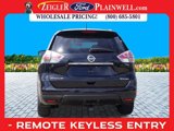 Used 2016 Nissan Rogue SV image 4